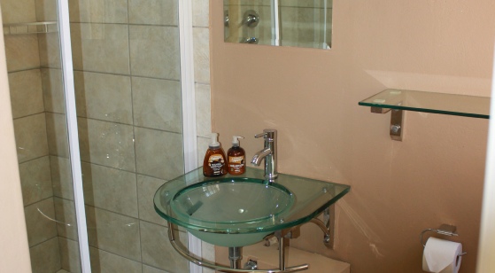 Room 4 - Bathroom